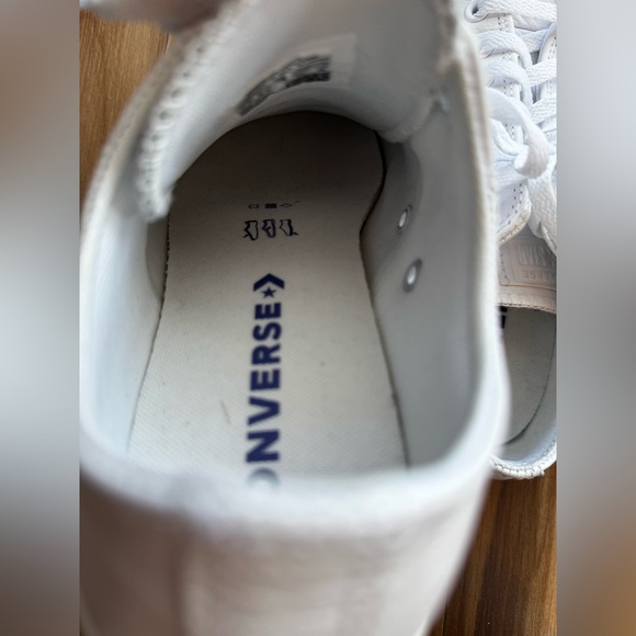 NWOT Converse Chuck Taylor All Star/White Mono Leather Low-Top Original Sneakers - Picture 7 of 8